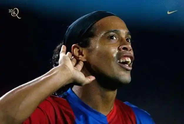 在足球比赛 在足球比赛